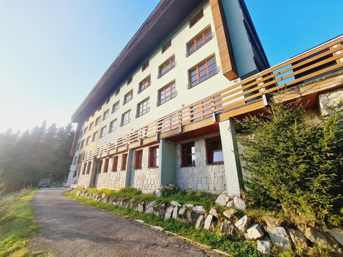 Апартаменти Cihlarka - Lisci Doupe 110 Пец под Снескоу Екстер'єр фото
