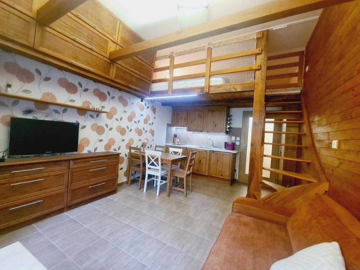 Апартаменти Cihlarka - Lisci Doupe 110 Пец под Снескоу Екстер'єр фото